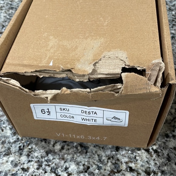 Journee Collection Desta Sandals - Picture 7 of 8